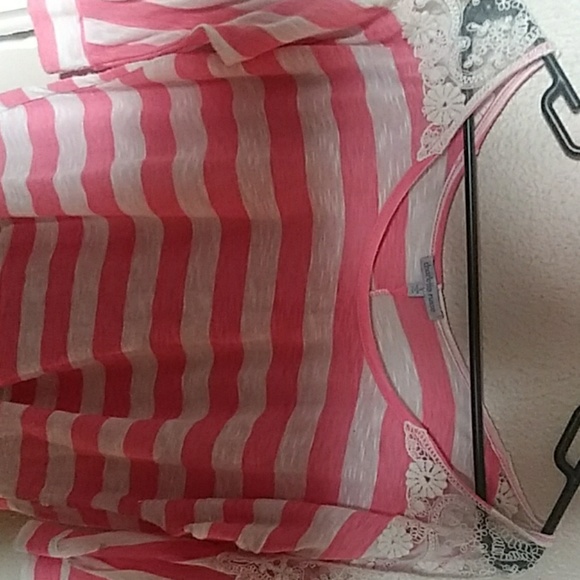 Top - Picture 2 of 2